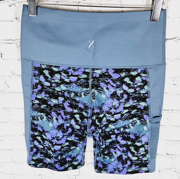 KNIX | stashable high rise shorts - Picture 2 of 3
